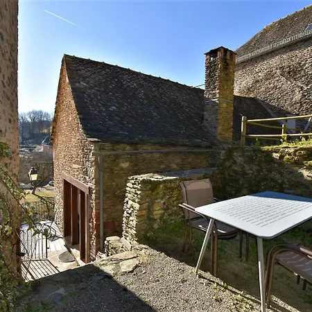 Les Oiseaux De Belcastel, Maison De